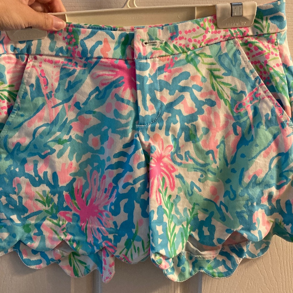 Lilly Pulitzer Multi-Color Scalloped Coral Shorts Size Small